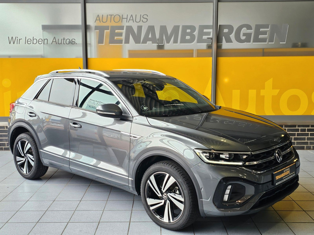 Volkswagen T-Roc R-Line eHeckklappe SHZ LED - SUV/ Geländewagen: das Bild 1 Volkswagen T-Roc R-Line eHeckklappe SHZ LED - SUV/ Geländewagen: das Bild 1