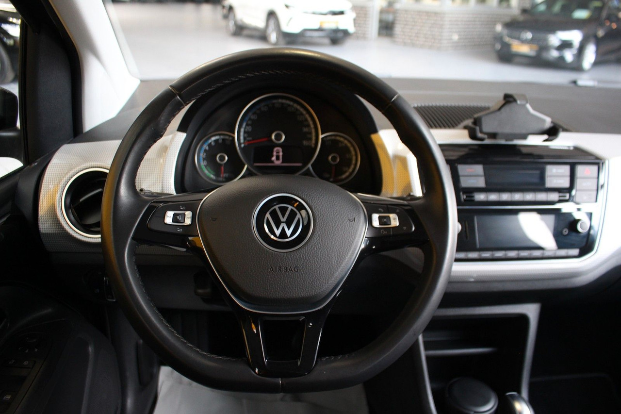 PKW Volkswagen up! e-up! Max Kamera Sitzheizung DAB+: das Bild 10