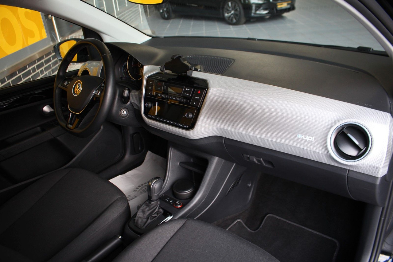 PKW Volkswagen up! e-up! Max Kamera Sitzheizung DAB+: das Bild 6