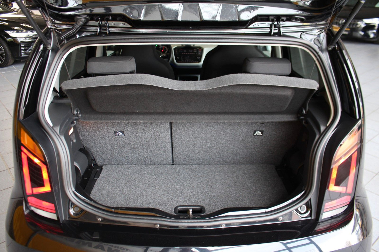 PKW Volkswagen up! e-up! Max Kamera Sitzheizung DAB+: das Bild 17
