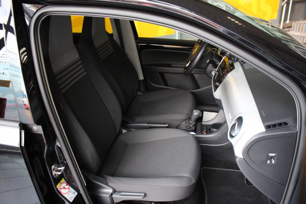 PKW Volkswagen up! e-up! Max Kamera Sitzheizung DAB+: das Bild 7