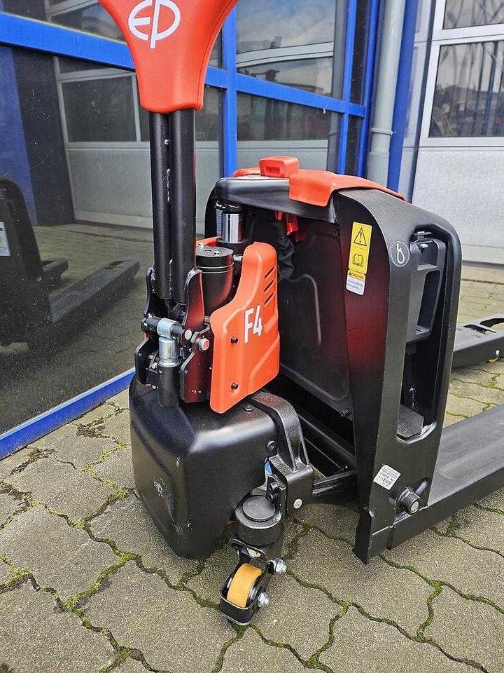 EP F4 - Niederhubwagen: das Bild 4 EP F4 - Niederhubwagen: das Bild 4