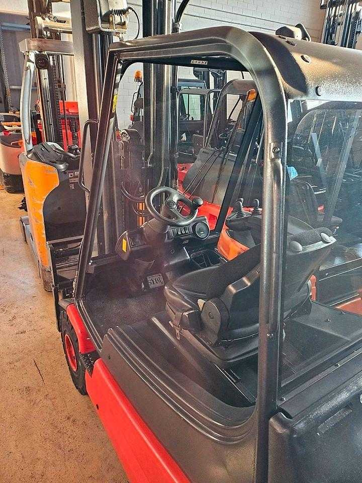 Linde E25 - Elektrostapler: das Bild 5 Linde E25 - Elektrostapler: das Bild 5