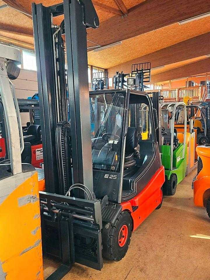 Linde E25 - Elektrostapler: das Bild 1 Linde E25 - Elektrostapler: das Bild 1