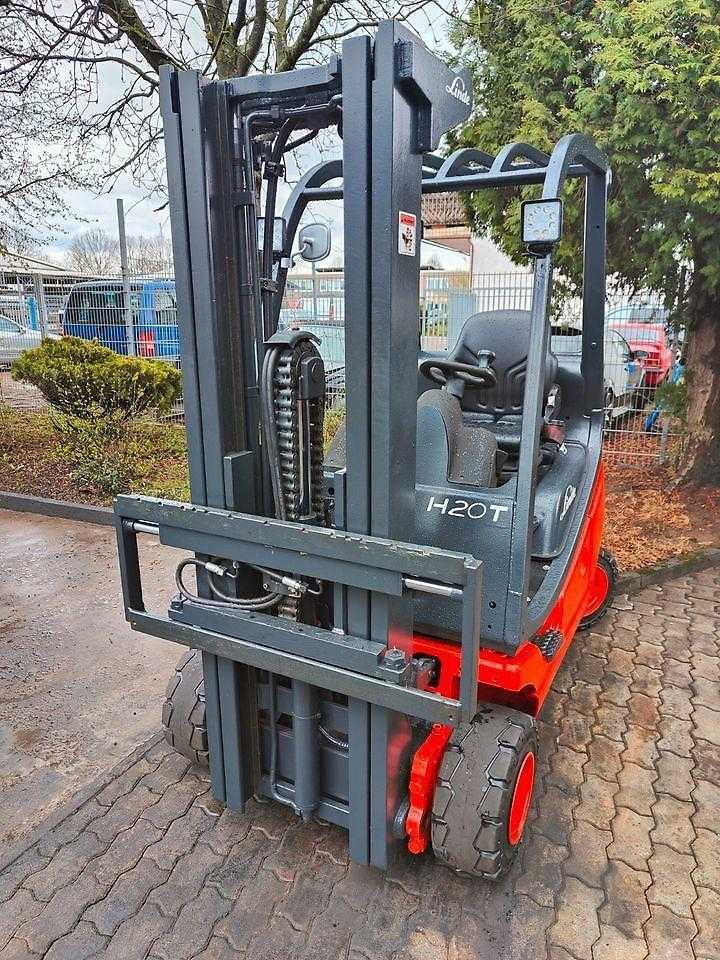 Linde H20T-03 - Treibgasstapler: das Bild 5 Linde H20T-03 - Treibgasstapler: das Bild 5