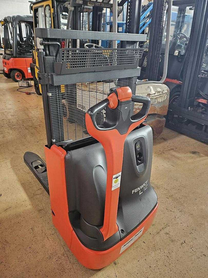 Linde L12 - Hochhubwagen: das Bild 5 Linde L12 - Hochhubwagen: das Bild 5