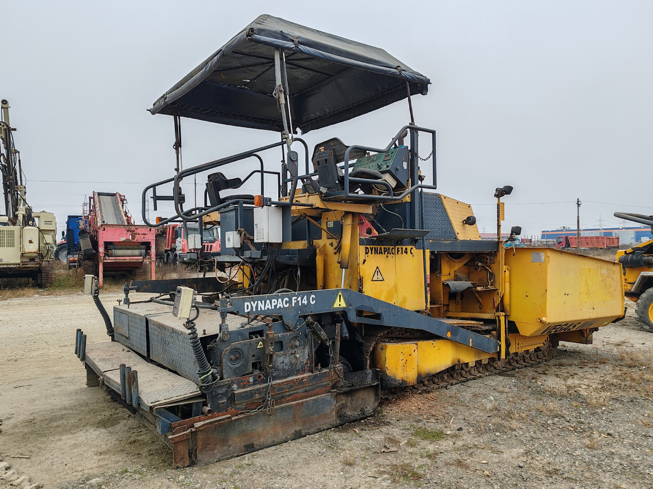 Dynapac F14C - Bitumenspritzmaschine: das Bild 3 Dynapac F14C - Bitumenspritzmaschine: das Bild 3