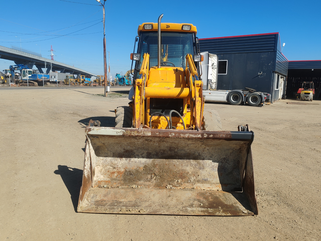 JCB 2CX AS3E - Baggerlader: das Bild 2 JCB 2CX AS3E - Baggerlader: das Bild 2