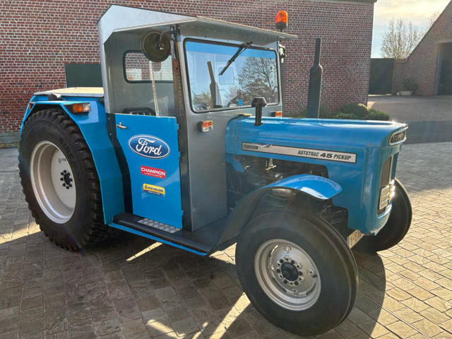 Fordson Super Dexta Ford T10 Pickup - Baumaschine: das Bild 3 Fordson Super Dexta Ford T10 Pickup - Baumaschine: das Bild 3