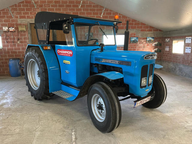 Fordson Super Dexta Ford T10 Roadster - Baumaschine: das Bild 3 Fordson Super Dexta Ford T10 Roadster - Baumaschine: das Bild 3