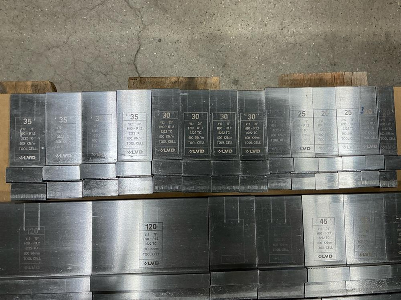 Metallbearbeitungsmaschine LVD 3222TC: das Bild 6