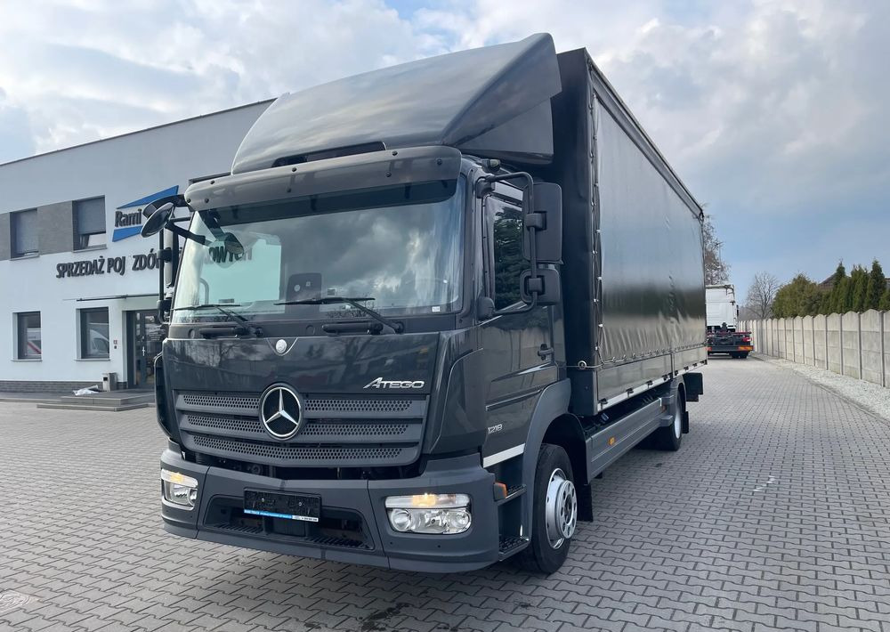 Mercedes-Benz 1218 - Plane LKW: das Bild 2 Mercedes-Benz 1218 - Plane LKW: das Bild 2