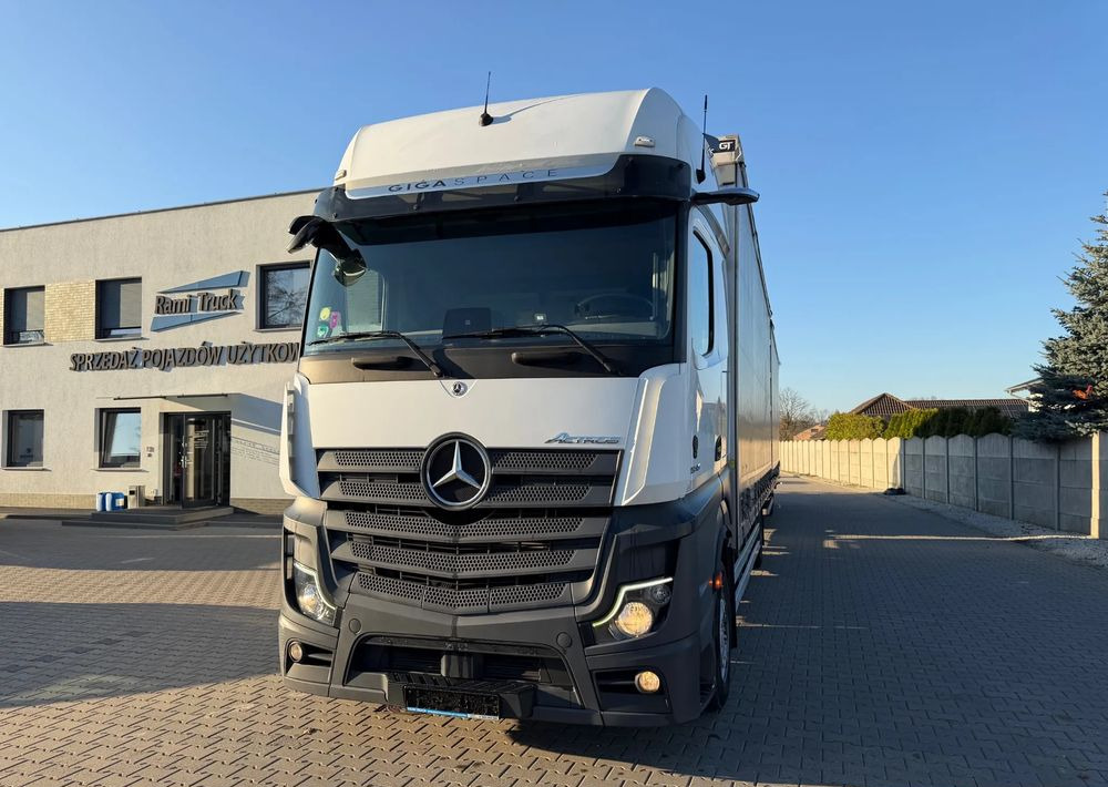 Mercedes-Benz ACTROS 1845 Zestaw przestrzenny przejazdowy120m3 - Plane LKW: das Bild 1 Mercedes-Benz ACTROS 1845 Zestaw przestrzenny przejazdowy120m3 - Plane LKW: das Bild 1