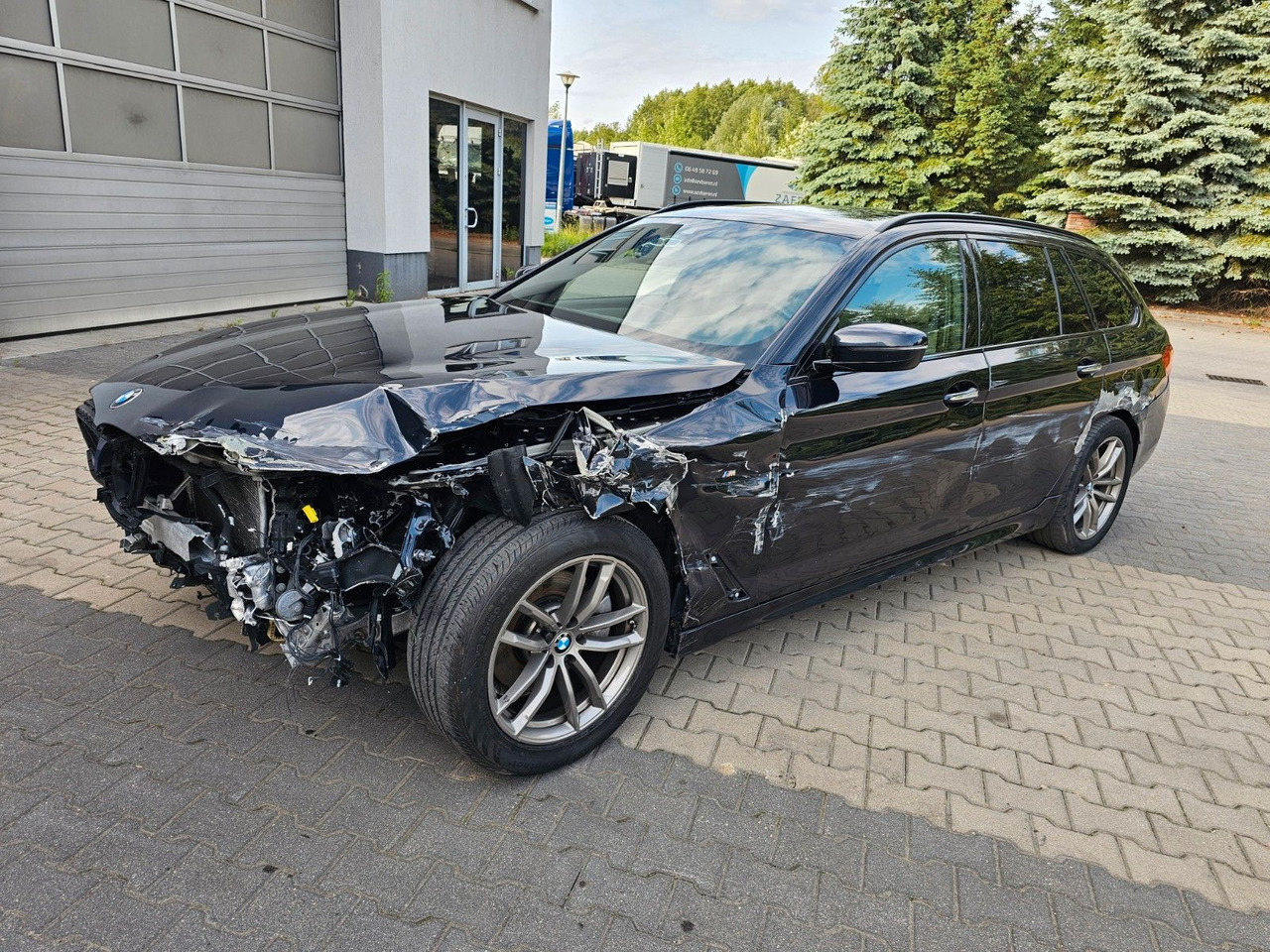 BMW 520 d M Packet Luftsitze Harman-K TOP Ausstatt. - PKW: das Bild 2 BMW 520 d M Packet Luftsitze Harman-K TOP Ausstatt. - PKW: das Bild 2