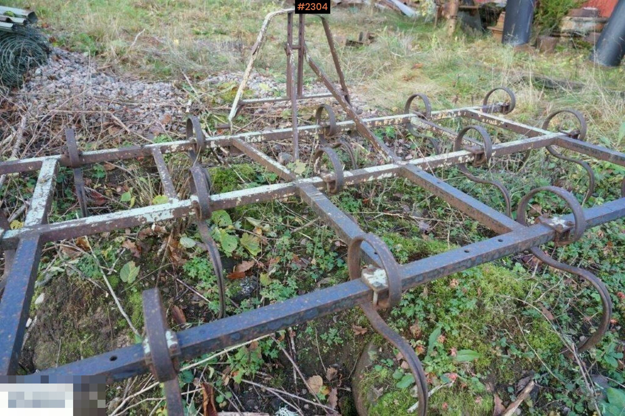 Äldre kultivator - Technik für Bodenbearbeitung: das Bild 3 Äldre kultivator - Technik für Bodenbearbeitung: das Bild 3