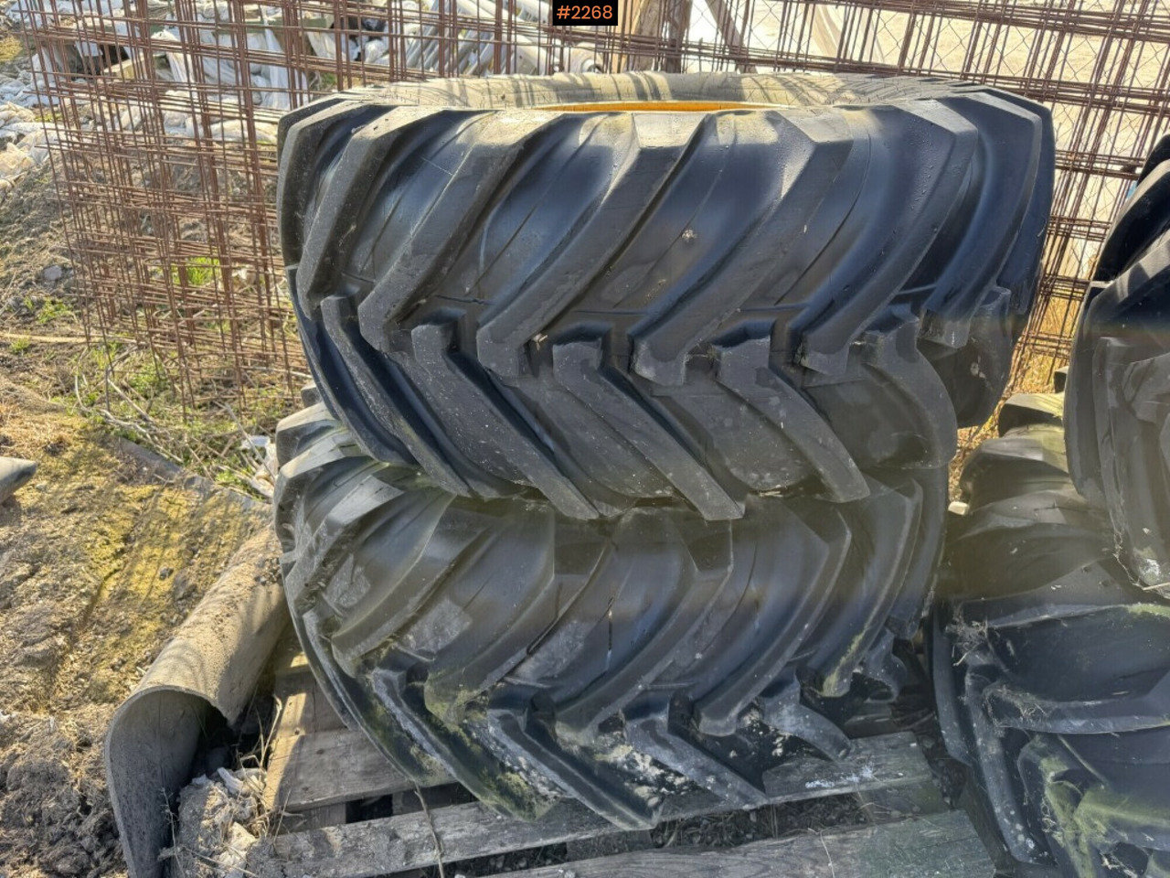 Michelin twin tires on rim 540/70 R24 - Komplettrad: das Bild 4 Michelin twin tires on rim 540/70 R24 - Komplettrad: das Bild 4