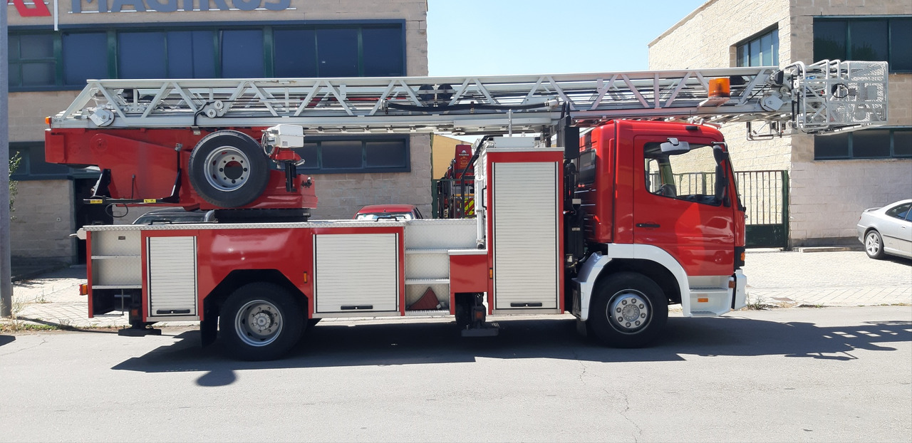 MERCEDES-BENZ 1528F MAGIRUS DLK 23-12 - Feuerwehrfahrzeug: das Bild 1 MERCEDES-BENZ 1528F MAGIRUS DLK 23-12 - Feuerwehrfahrzeug: das Bild 1