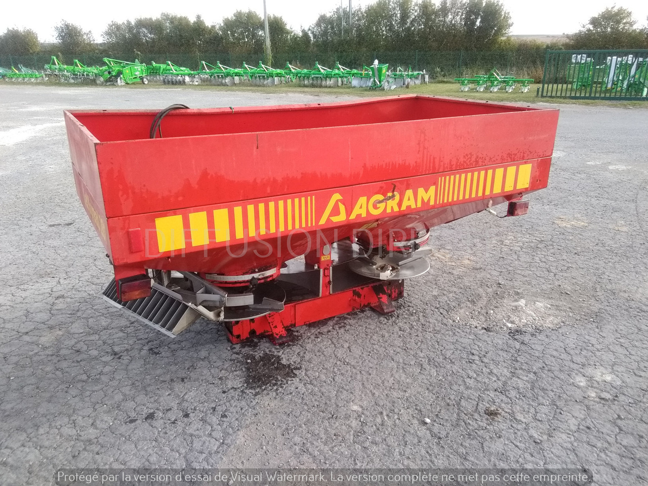 AGRAM DISTRIBUTEUR D'ENGRAIS JET SPREAD 281 - Düngerstreuer: das Bild 4 AGRAM DISTRIBUTEUR D'ENGRAIS JET SPREAD 281 - Düngerstreuer: das Bild 4