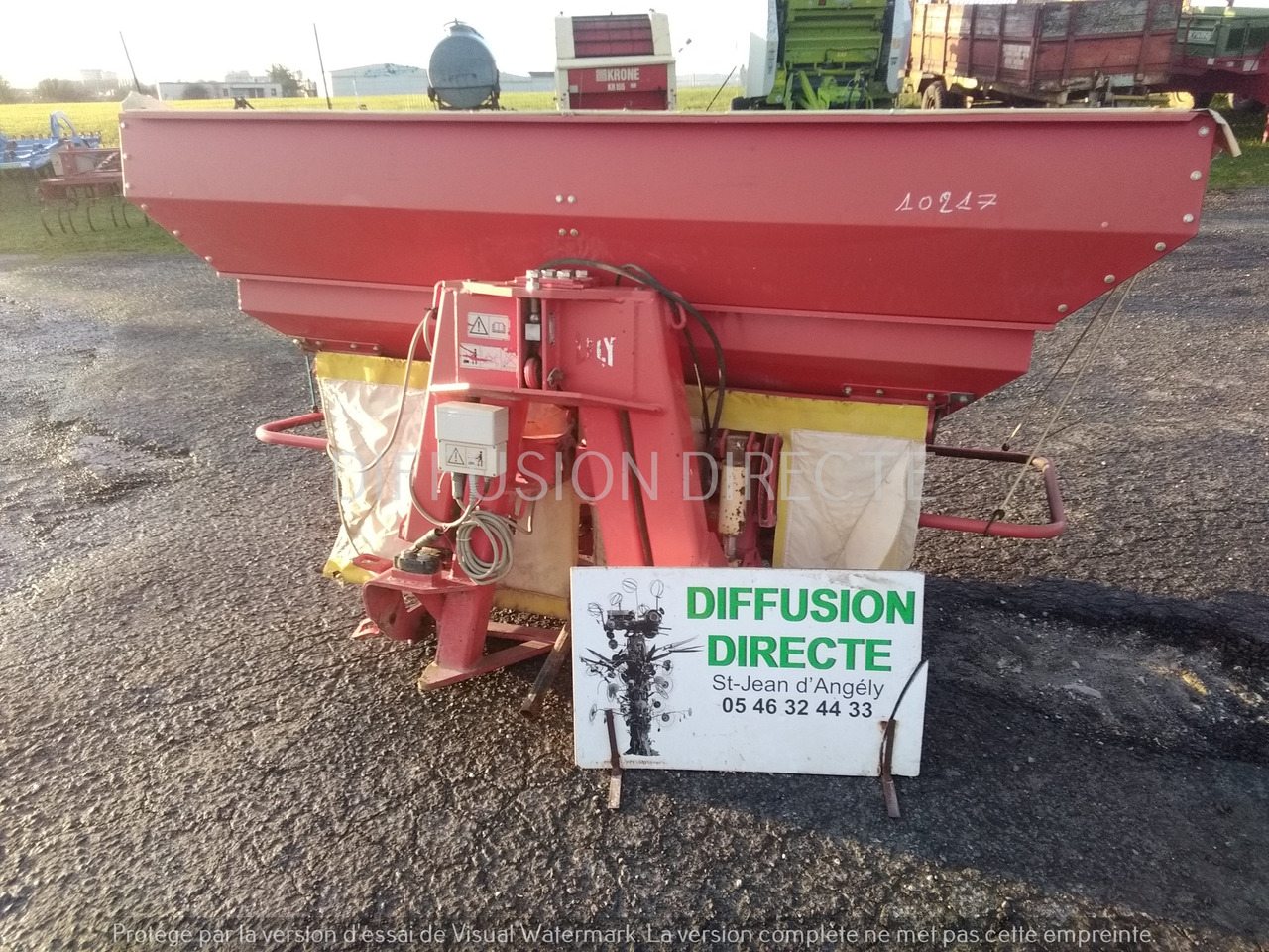 LELY DISTRIBUTEUR D'ENGRAIS CENTERMATIC PESEE - Düngerstreuer: das Bild 1 LELY DISTRIBUTEUR D'ENGRAIS CENTERMATIC PESEE - Düngerstreuer: das Bild 1