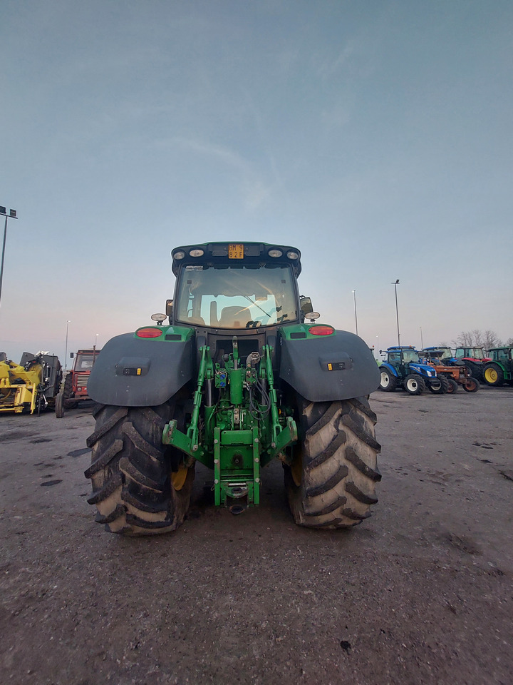 JOHN DEERE 6210R - Traktor: das Bild 4 JOHN DEERE 6210R - Traktor: das Bild 4