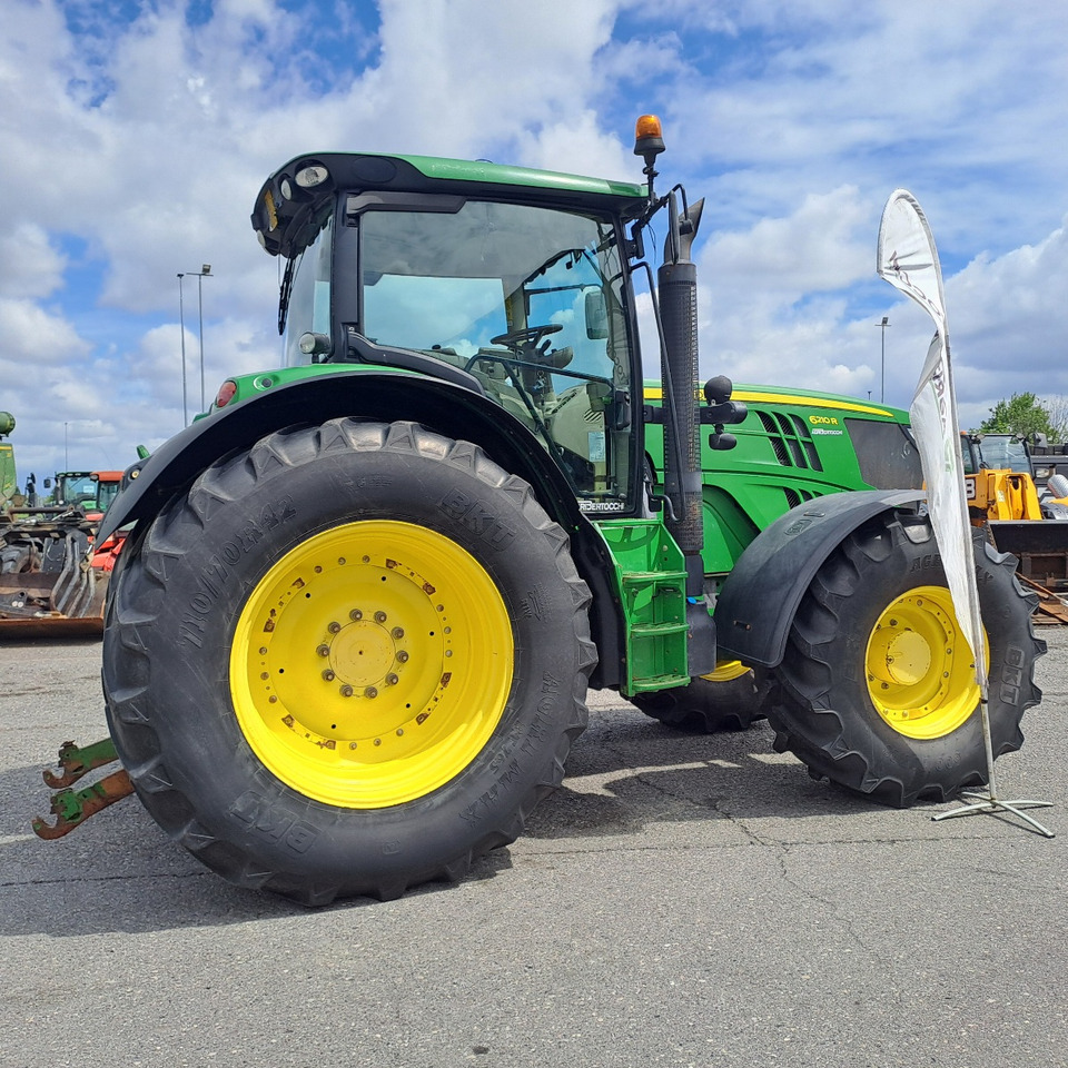 JOHN DEERE 6210R - Traktor: das Bild 2 JOHN DEERE 6210R - Traktor: das Bild 2
