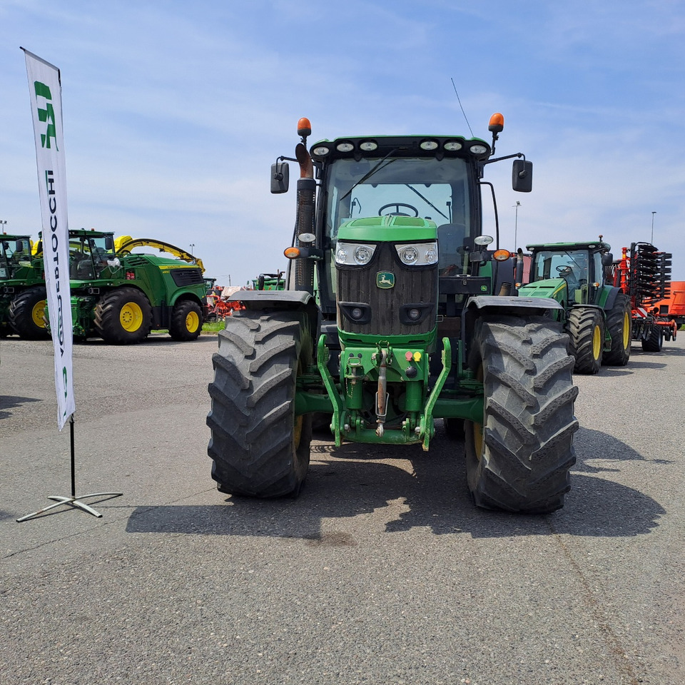 JOHN DEERE 6210R - Traktor: das Bild 2 JOHN DEERE 6210R - Traktor: das Bild 2