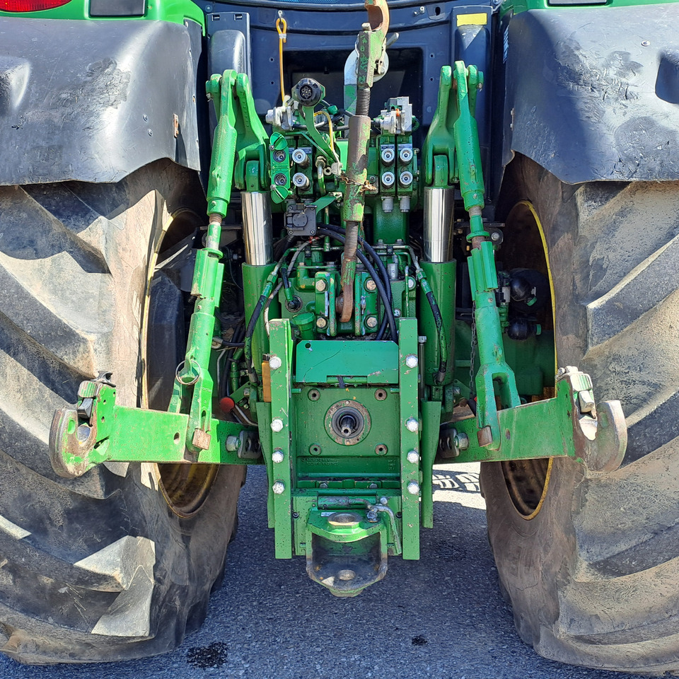 JOHN DEERE 6210R - Traktor: das Bild 5 JOHN DEERE 6210R - Traktor: das Bild 5