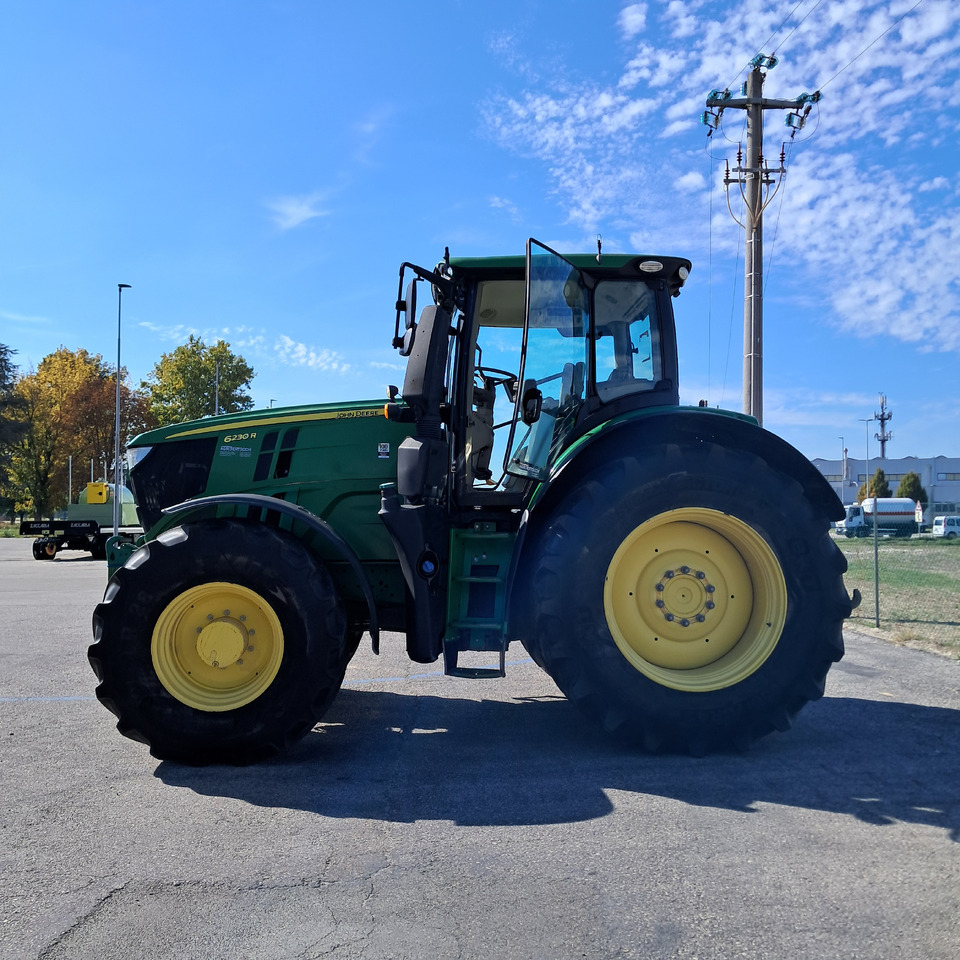 JOHN DEERE 6230R - Traktor: das Bild 3 JOHN DEERE 6230R - Traktor: das Bild 3