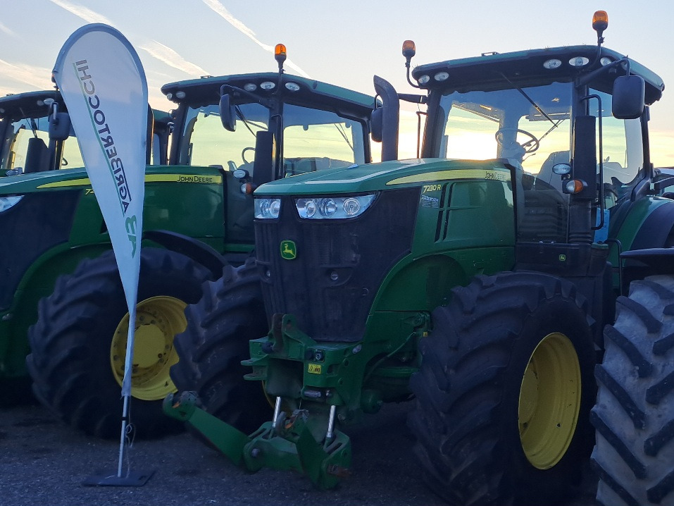 JOHN DEERE 7230R - Traktor: das Bild 1 JOHN DEERE 7230R - Traktor: das Bild 1