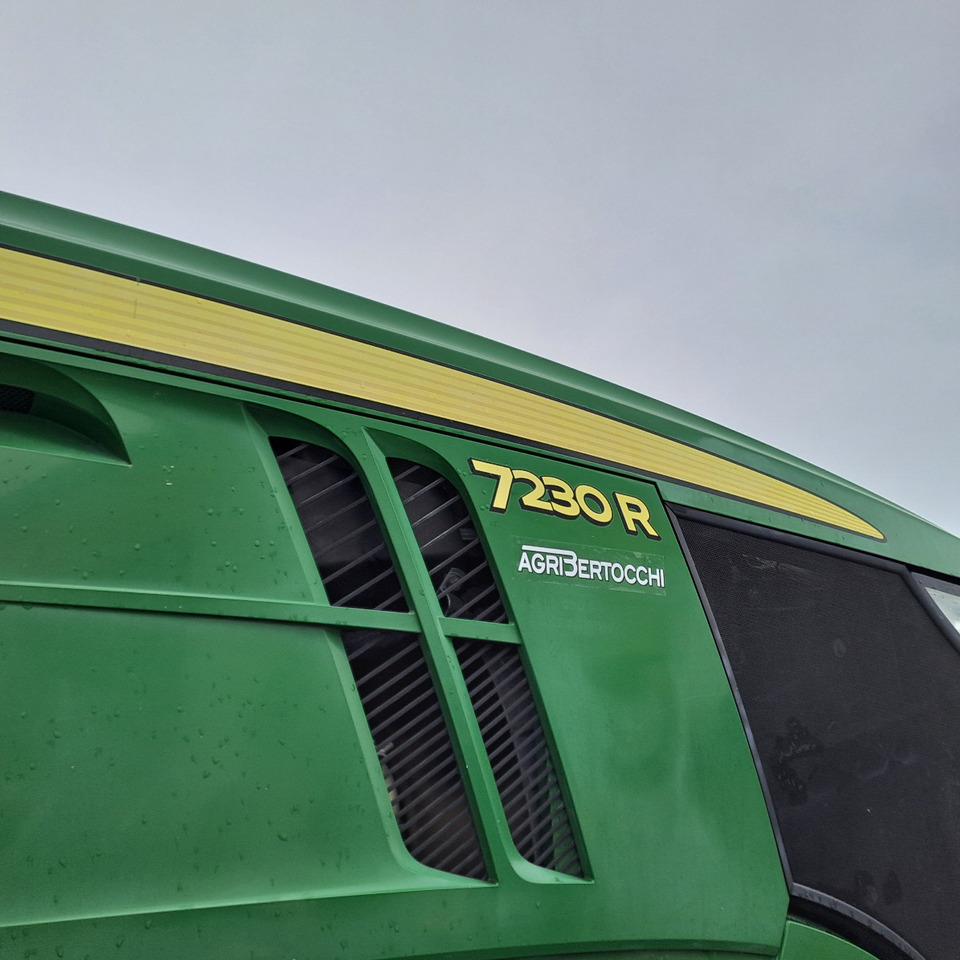 JOHN DEERE 7230R - Traktor: das Bild 4 JOHN DEERE 7230R - Traktor: das Bild 4