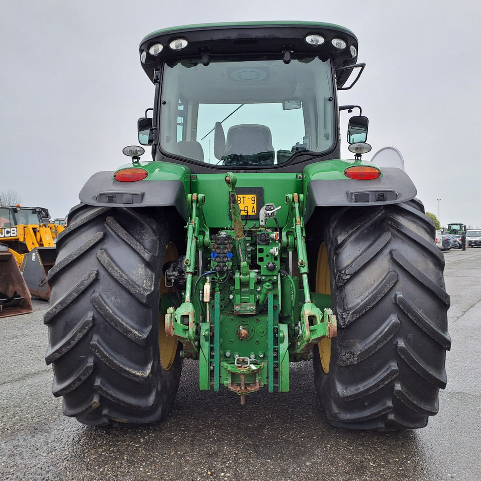 JOHN DEERE 7230R - Traktor: das Bild 5 JOHN DEERE 7230R - Traktor: das Bild 5