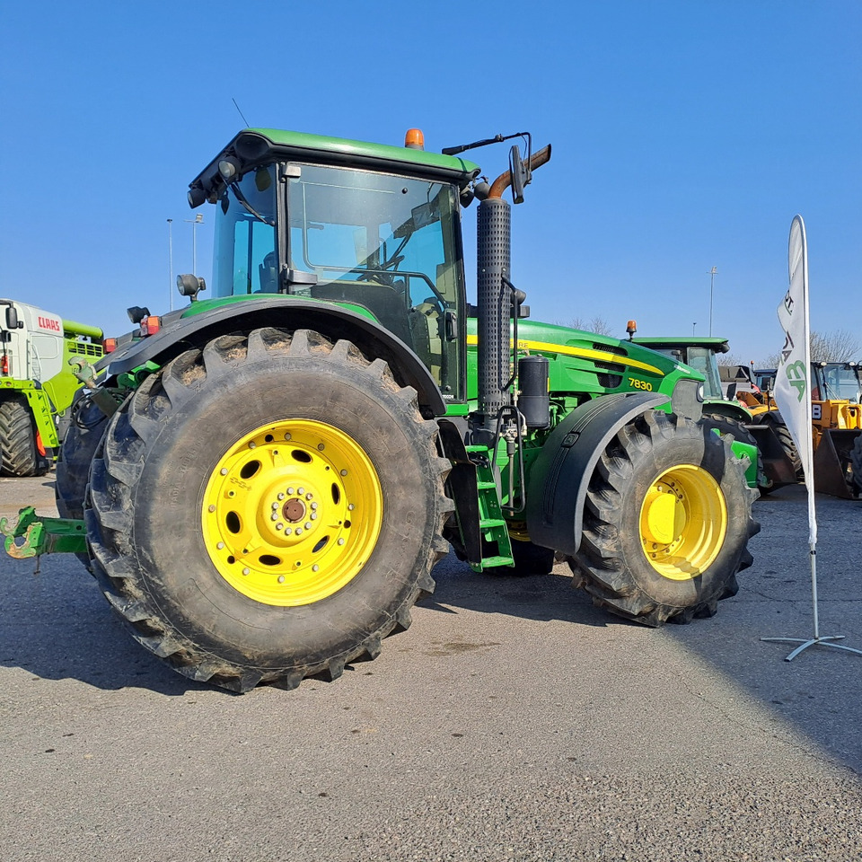 JOHN DEERE 7830 - Traktor: das Bild 3 JOHN DEERE 7830 - Traktor: das Bild 3