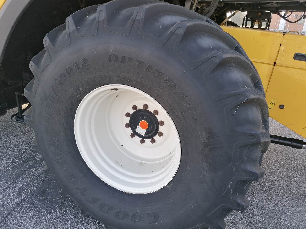 NEW HOLLAND CR 9060 - Mähdrescher: das Bild 3 NEW HOLLAND CR 9060 - Mähdrescher: das Bild 3