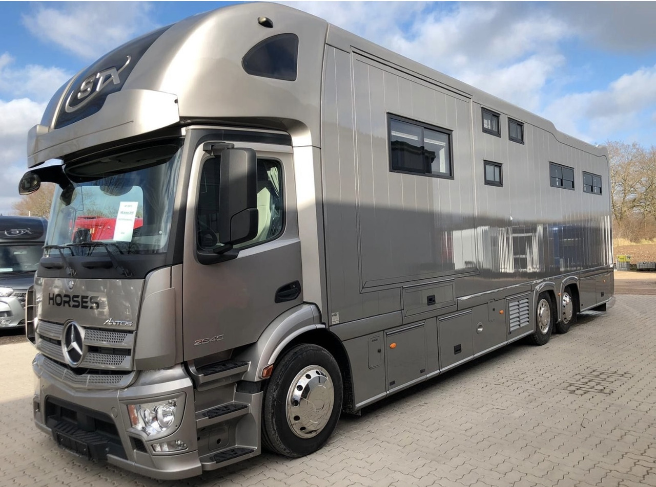 MERCEDES-BENZ - Pferdetransporter: das Bild 2 MERCEDES-BENZ - Pferdetransporter: das Bild 2