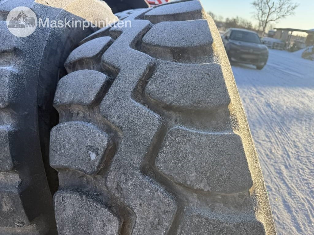 Goodyear GP-40 Däck med fälg till hjullastare - Reifen für Baumaschine: das Bild 2 Goodyear GP-40 Däck med fälg till hjullastare - Reifen für Baumaschine: das Bild 2