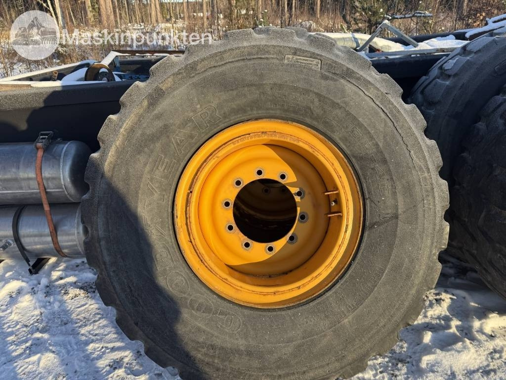 Goodyear GP-40 Däck med fälg till hjullastare - Reifen für Baumaschine: das Bild 1 Goodyear GP-40 Däck med fälg till hjullastare - Reifen für Baumaschine: das Bild 1