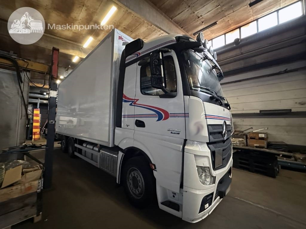 Mercedes-Benz Actros 2545 - Koffer LKW: das Bild 3 Mercedes-Benz Actros 2545 - Koffer LKW: das Bild 3