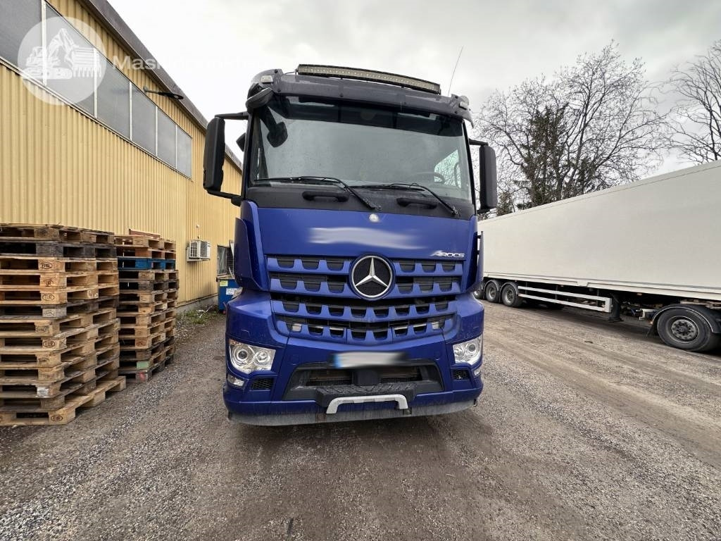 Mercedes-Benz Arocs 3242 - Autokran: das Bild 3 Mercedes-Benz Arocs 3242 - Autokran: das Bild 3