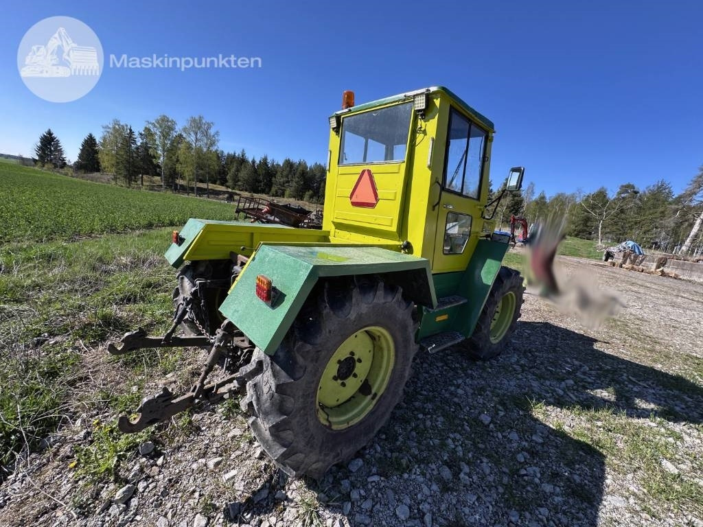 Mercedes-Benz MB Trac 700 - Traktor: das Bild 4 Mercedes-Benz MB Trac 700 - Traktor: das Bild 4