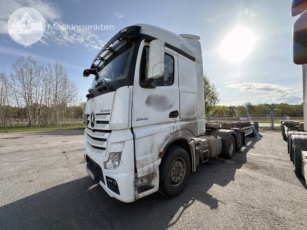 Mercedes-Benz Actros 2545 - Sattelzugmaschine: das Bild 2 Mercedes-Benz Actros 2545 - Sattelzugmaschine: das Bild 2