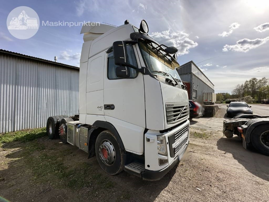 Volvo FH 440 Puscher - Sattelzugmaschine: das Bild 2 Volvo FH 440 Puscher - Sattelzugmaschine: das Bild 2