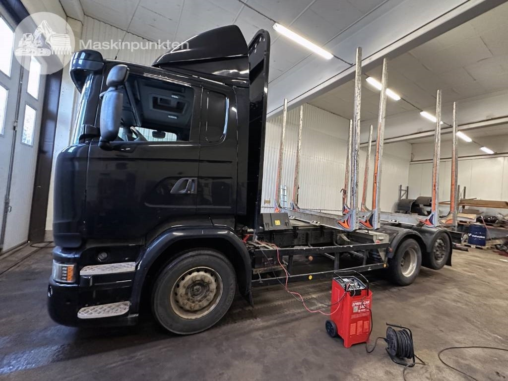 Scania R 490 LB - Holztransporter: das Bild 2 Scania R 490 LB - Holztransporter: das Bild 2