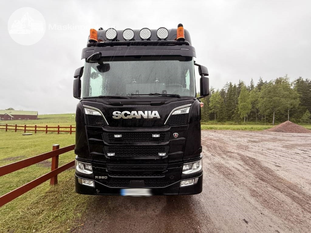 Scania R 580 - Holztransporter: das Bild 2 Scania R 580 - Holztransporter: das Bild 2