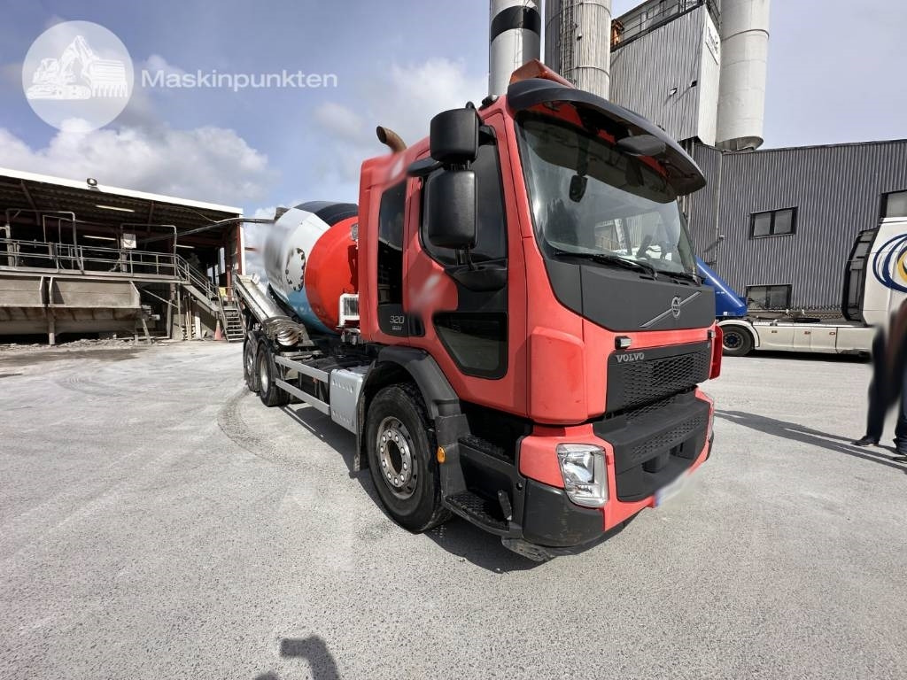 Volvo FE 320 - Fahrmischer: das Bild 5 Volvo FE 320 - Fahrmischer: das Bild 5
