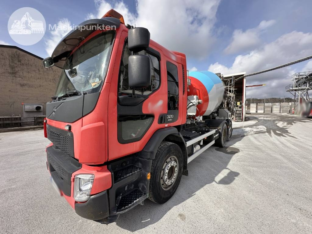 Volvo FE 320 - Fahrmischer: das Bild 1 Volvo FE 320 - Fahrmischer: das Bild 1