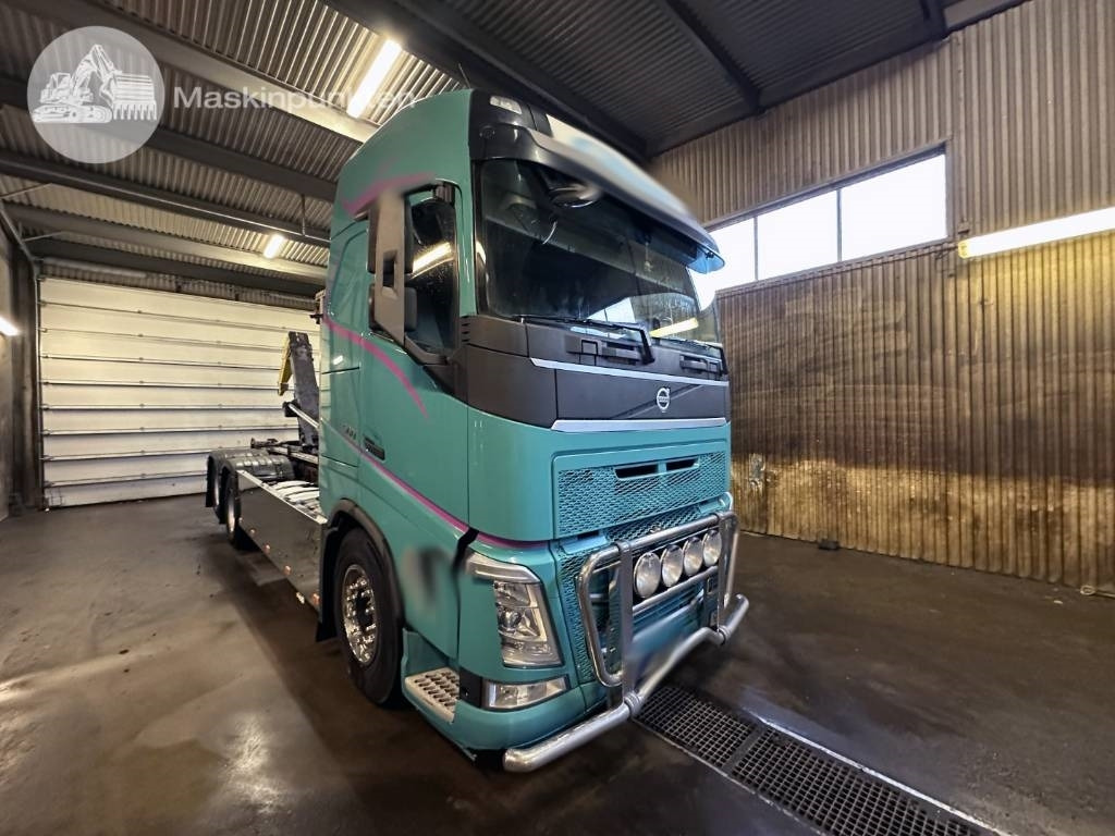 Volvo FH 13 500 - Abrollkipper: das Bild 4 Volvo FH 13 500 - Abrollkipper: das Bild 4