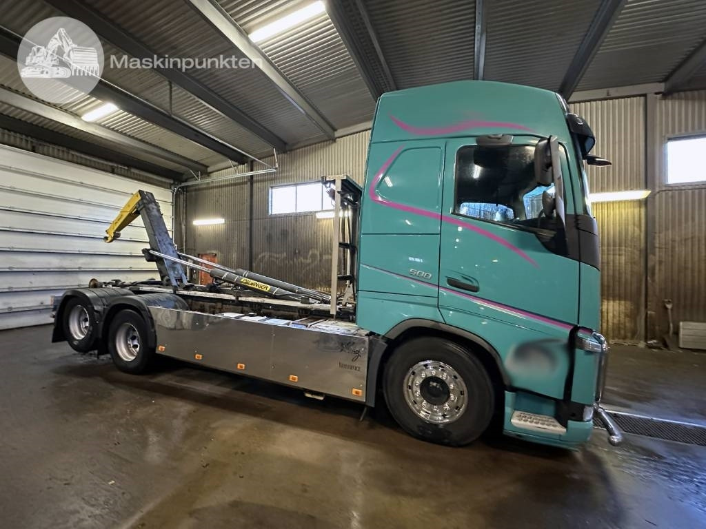 Volvo FH 13 500 - Abrollkipper: das Bild 2 Volvo FH 13 500 - Abrollkipper: das Bild 2