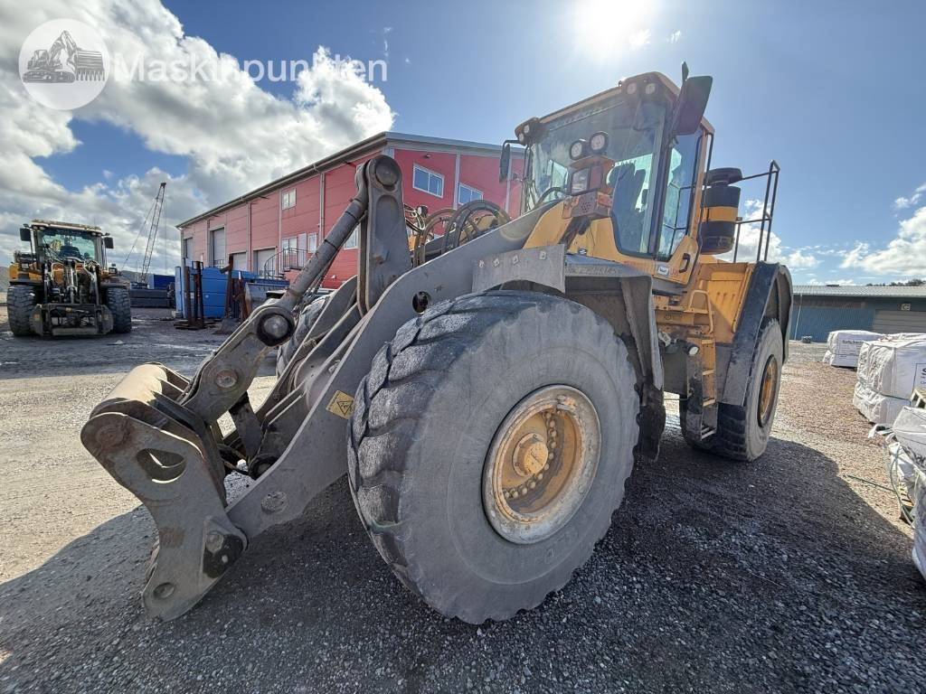 Volvo L 180 F - Radlader: das Bild 1 Volvo L 180 F - Radlader: das Bild 1