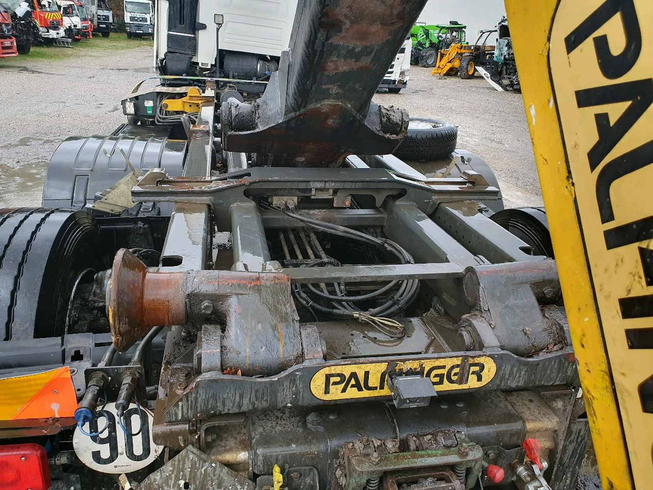 Abrollkipper RENAULT C 480 P6X2 AMPIROLL: das Bild 6