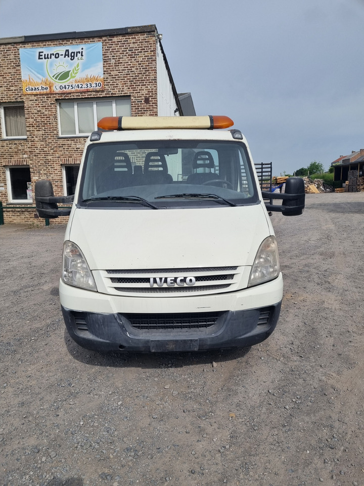 IVECO DAILY 35C18 - Minisattelzug: das Bild 3 IVECO DAILY 35C18 - Minisattelzug: das Bild 3